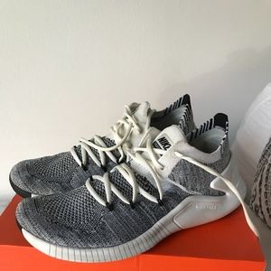 Nike Women's Free TR 3 Flyknit Low-Top Sneakers